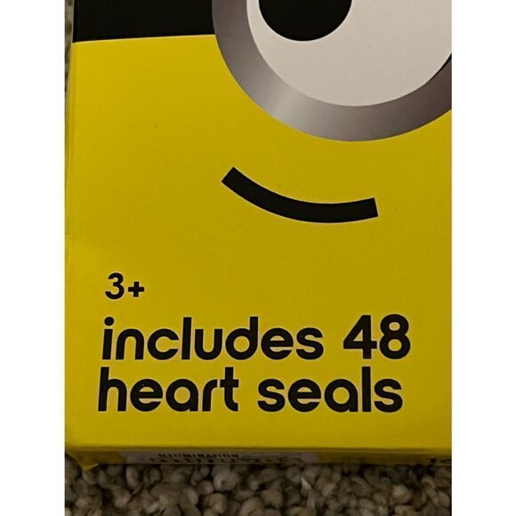 Illumination Minions Googly Eye Sticker Valentines with Treat Bags - Picture 4 of 10